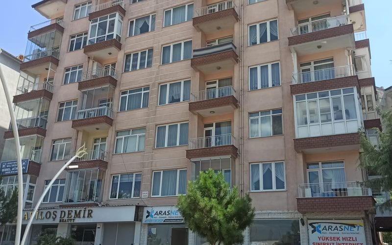 Tepe Apartmanı — AS Yönetim tarafından yönetilen bina, Uşak