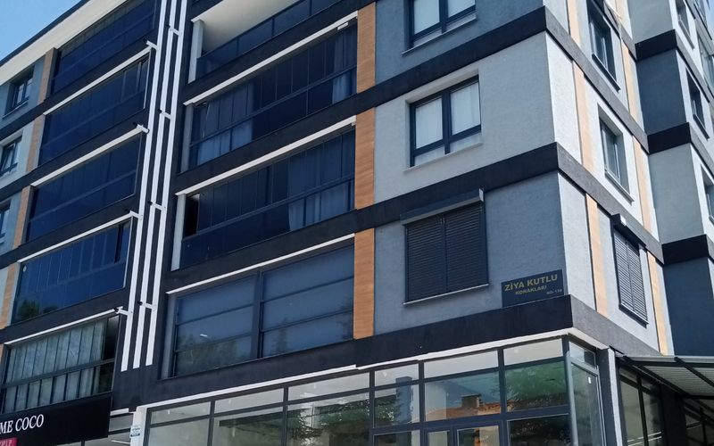 Ziya Kutlu Apartmanı — AS Yönetim tarafından yönetilen bina, Uşak